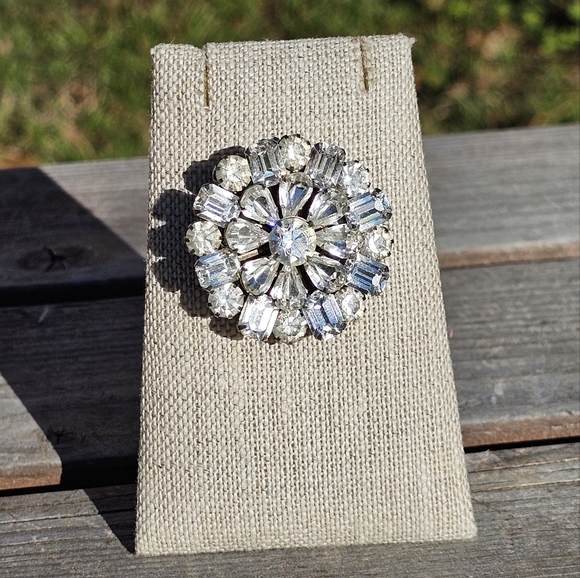 Vtg. Weiss crystal cluster brooch - Picture 2 of 8